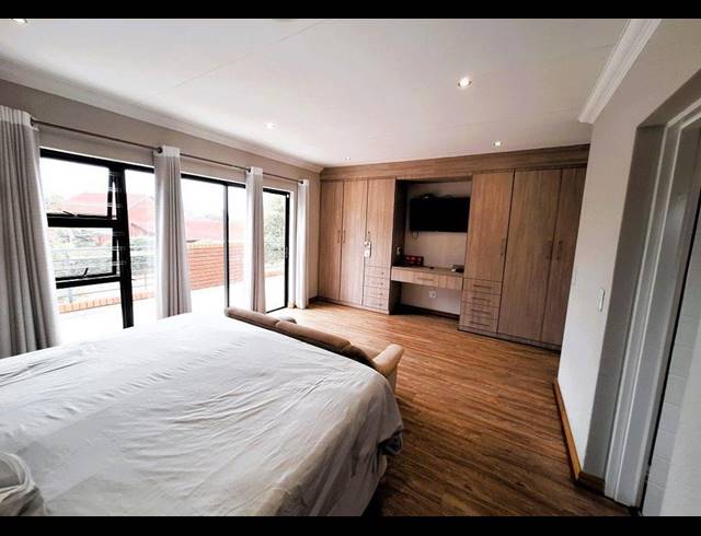 3 BEDROOM DUPLEX FOR SALE IN BRACKENHURST